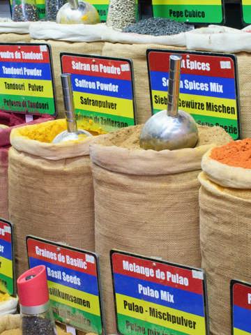 Indian‑influenced curries and thalis
