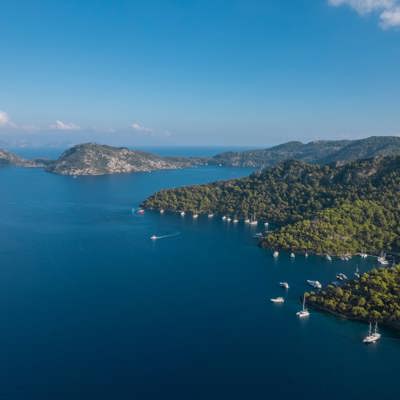 Sail between the Cycladic islands
