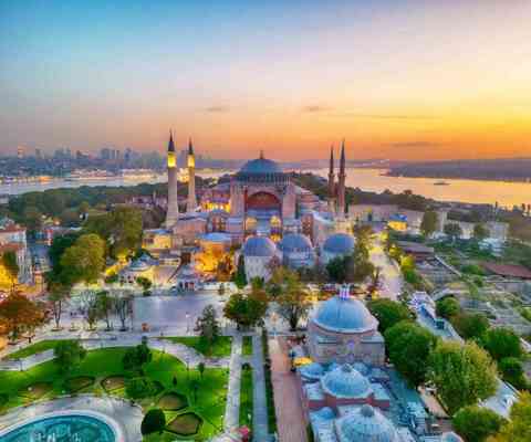 Türkiye discovery: Istanbul’s wonders & Cappadocia’s skies
