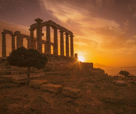 Greek Odyssey: Ancient Wonders to Aegean Bliss 
