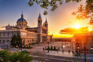 Iconic cultures, extraordinary cities