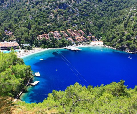 Hillside Beach Club 